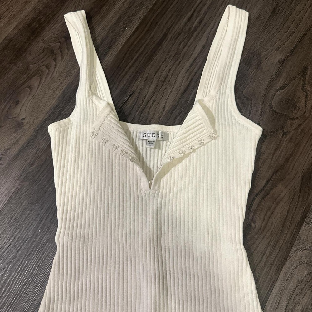 GUESS Women's Cream Ribbed Top